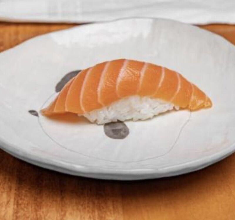Smoke Salmon  Sushi (1 pcs)