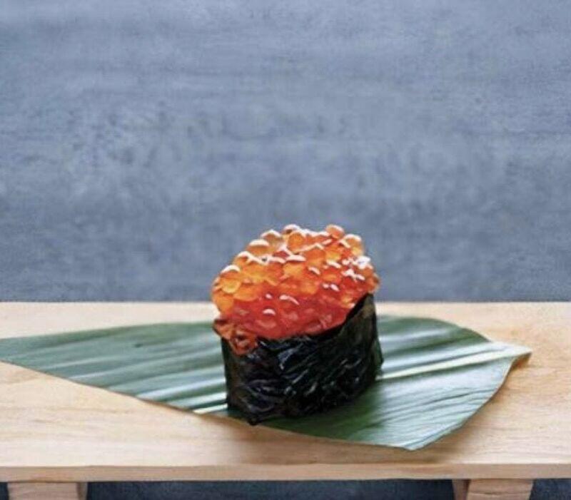 Ikura Sushi (1 pcs)