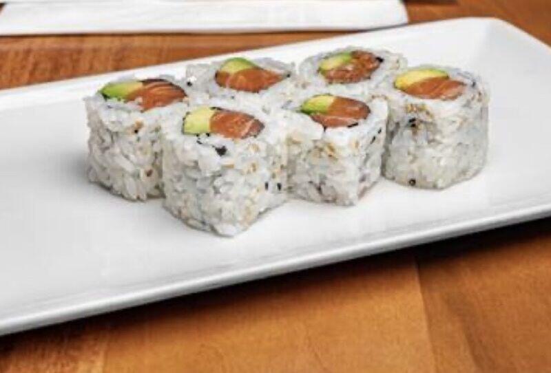 Salmon Avocado Roll (6pc)
