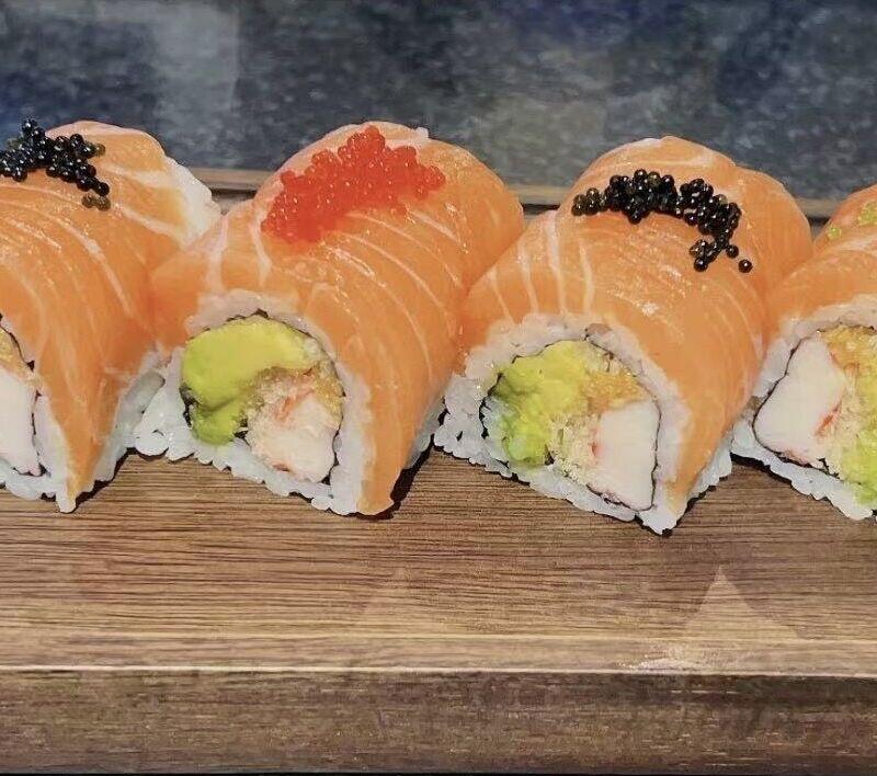 Tri Color Roll (8pc)