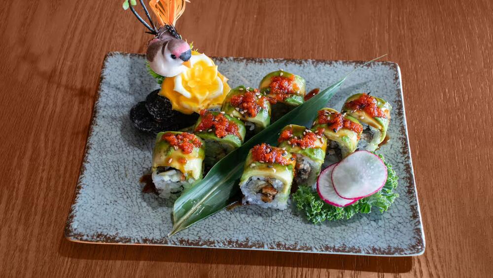 Dragon Roll (8pc)